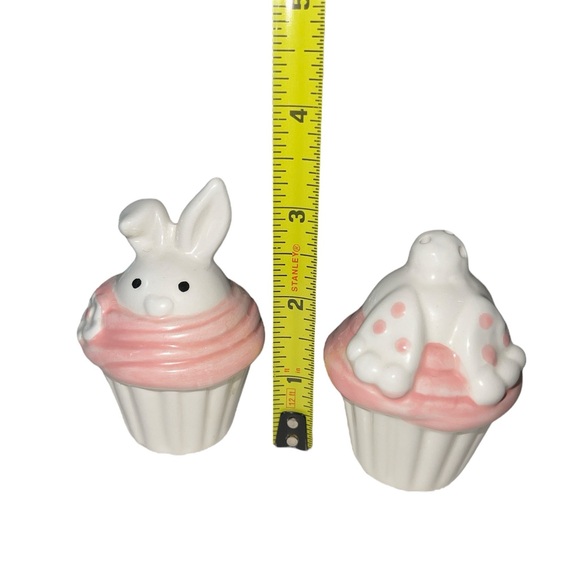 Cupcakes Bunny Salt and Pepper Shakers - Picture 9 of 10